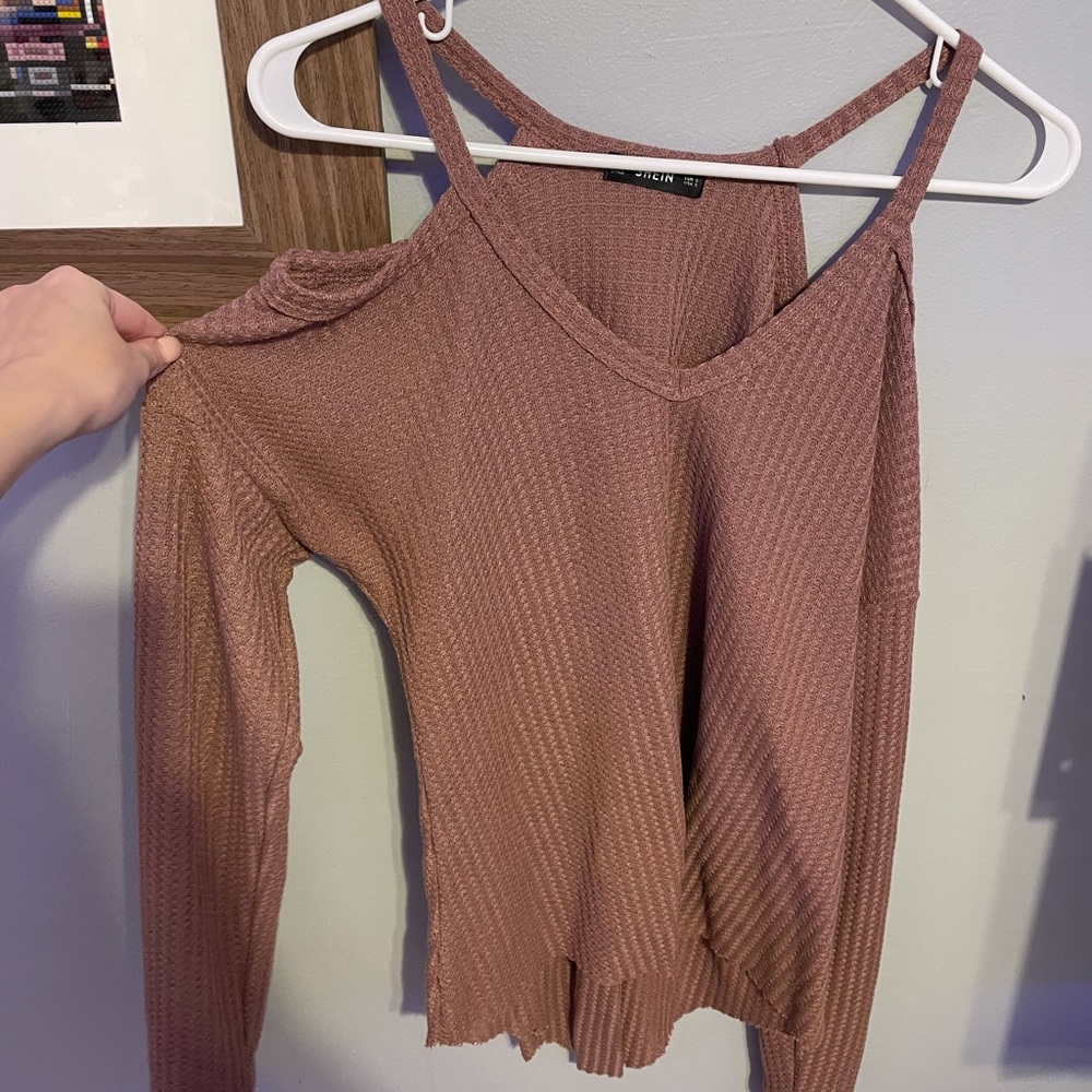 shoulder cut out long sleeve
